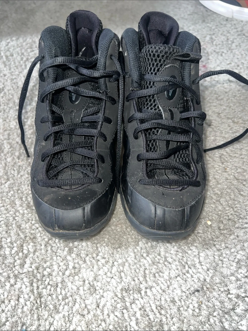 Nike Men's Black Low-Top Sneakers